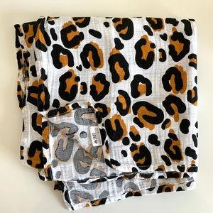 SpearmintLOVE leopard swaddle